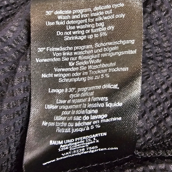 Baum und Pferdgarten Blouse Women's Size Large Black Tiered Ruffled Crop Sleeves - Picture 12 of 15